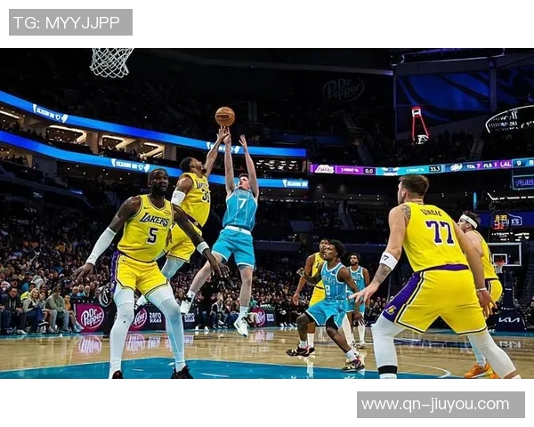 黄蜂新秀克尼佩尔表现抢眼三场场均15分三分命中率高达579 黄蜂新秀克尼佩尔表现抢眼三场场均15分三分命中率高达579