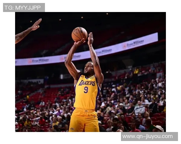 夸梅直言布朗尼球衣销量全赖其父亲影响力引发热议 夸梅直言布朗尼球衣销量全赖其父亲影响力引发热议