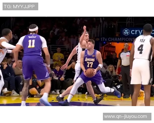 东契奇罚球失误遗憾错过赛季首场50分里夫斯无奈呼喊罚进一个啊